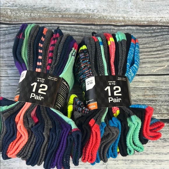 (2) Packs of Athletic Works Women's Ultralite Low Cut Socks, 12 Pair Multicolor - Picture 3 of 6